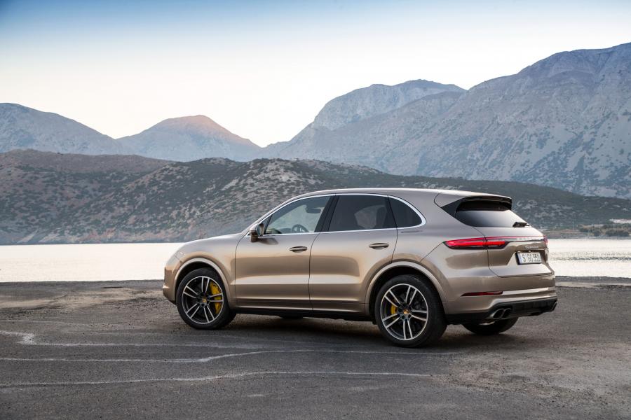  Porsche Cayenne Turbo 2017 года  (WW) (фото 9 из 45)
